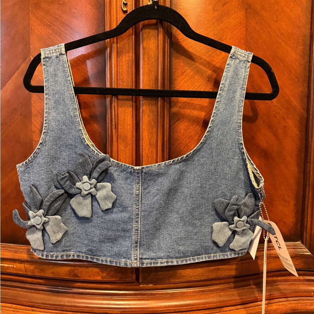 NEW! PTCL Denim Floral Appliqué Crop Top size small